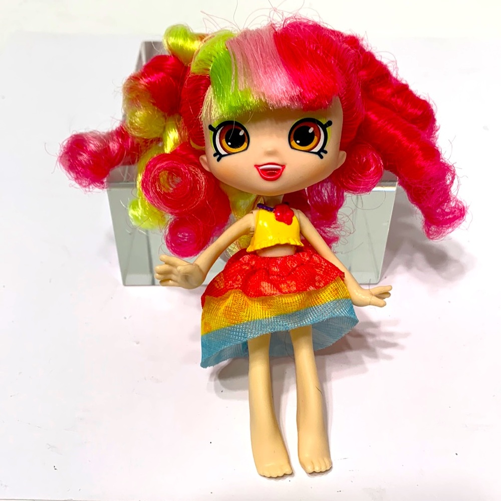 Donatina Shopkins doll season 8